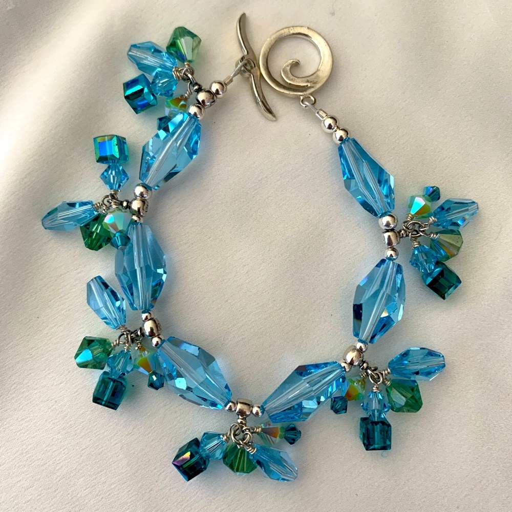 Sparkling Acrylic Jewels Blue and Green Toggle Bracelet 7.5”